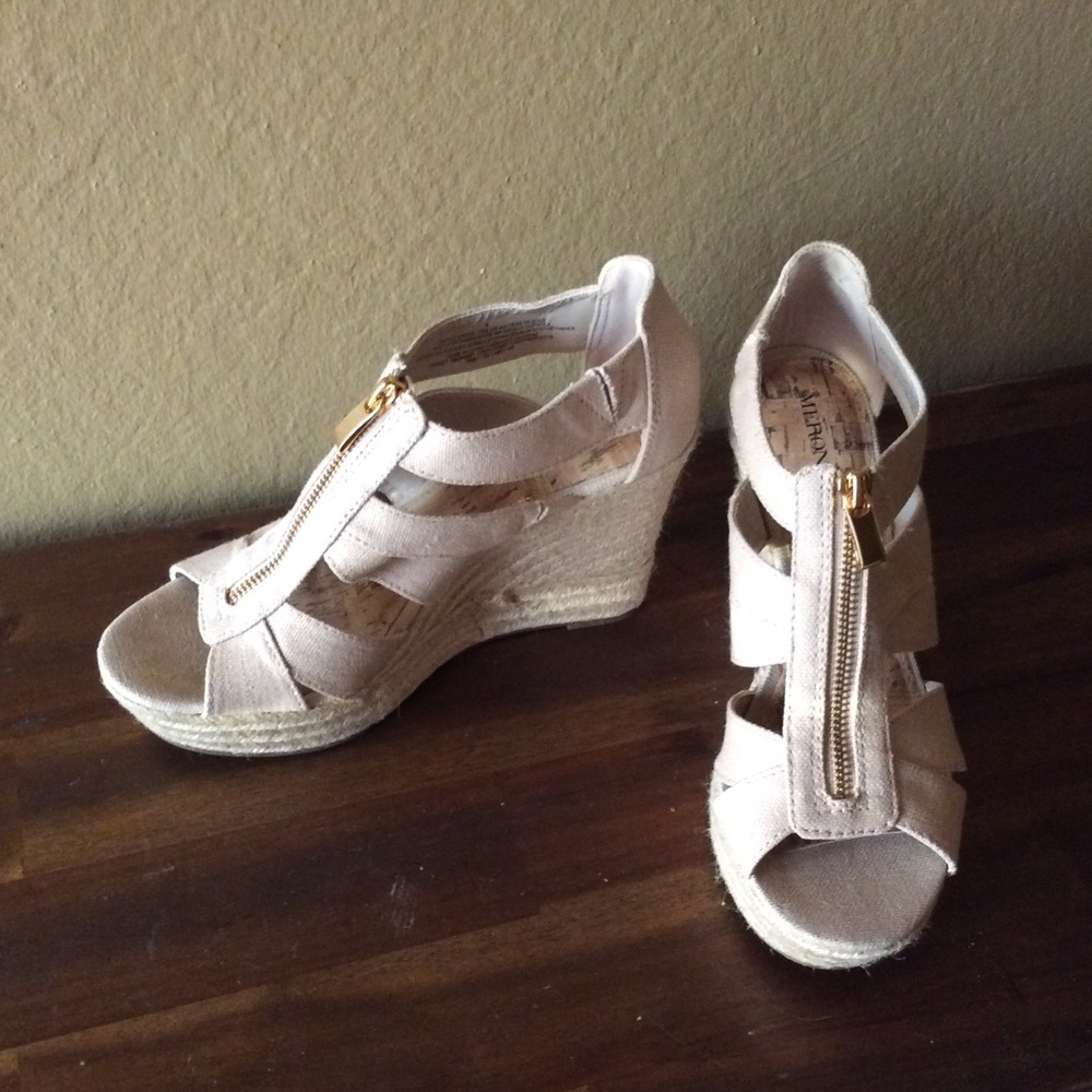 Beige espadrille wedges. Size 8